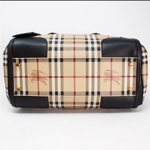 Original Burberry bag, like new, very little use. - Picture 5 of 7